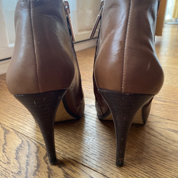 Banana Republic Leather Brown Booties Size 7 Zip Up - Picture 6 of 14